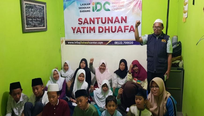 Laskar Sedekah Barang IDC Santuni Anak Yatim Dhuafa